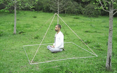 Experimente o Poder Terapêutico das Pirâmides no Conecta Terapias!